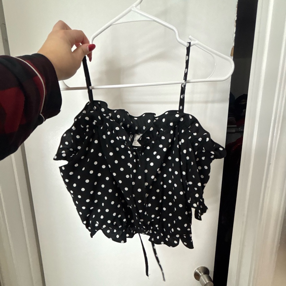 Black and white polkadotted off the shoulder crop top perfect for summer
